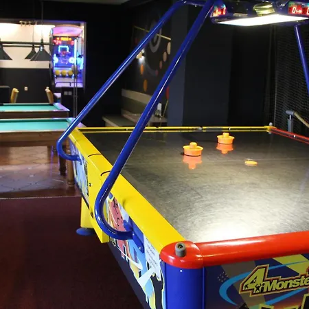Raketa Bowling 3* Όπαβα