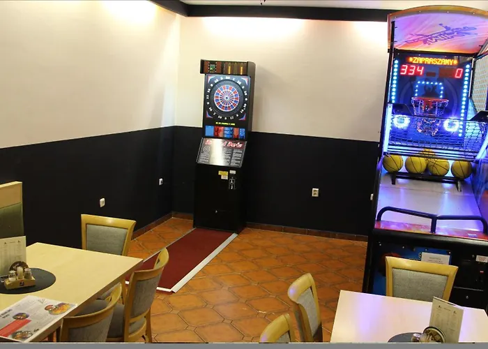 בית הארחה Raketa Bowling אופבה